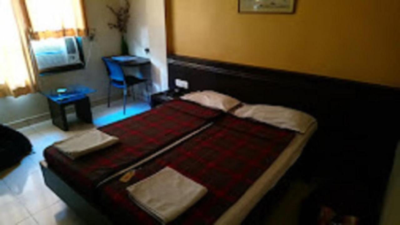 Hotel Abhishek ,Nashik Esterno foto